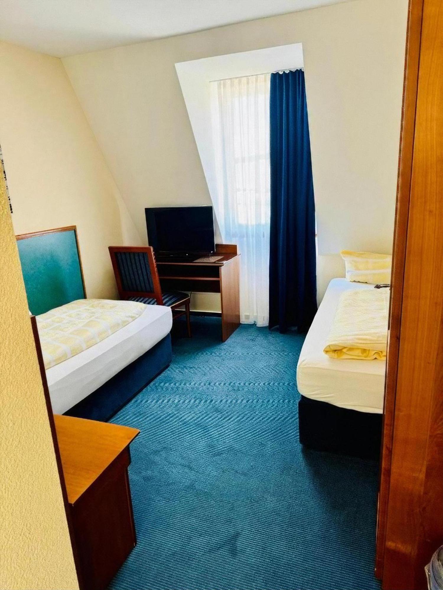 Hotel Am Bayrischen Platz Leipzig Bilik gambar