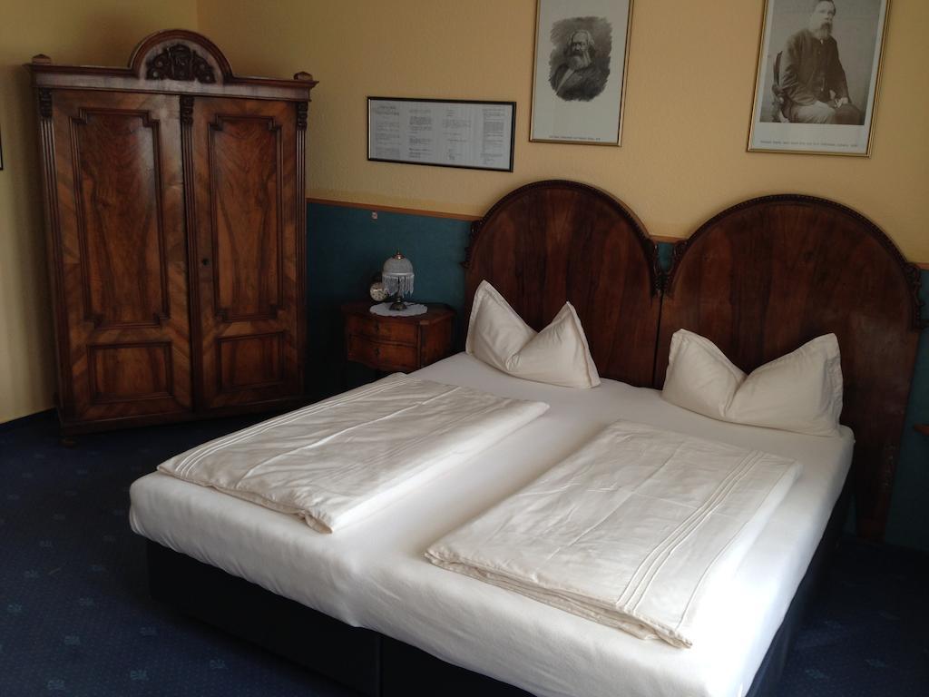 Hotel Am Bayrischen Platz Leipzig Bilik gambar